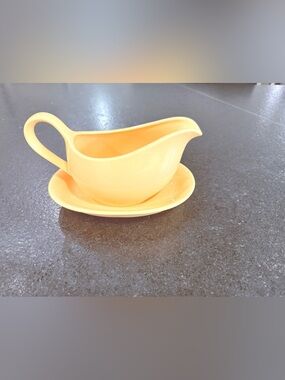 Vintage MCM Yellow Stoneware Gravy Boat & Underplate Set – Made in Japan 🇯🇵💛
